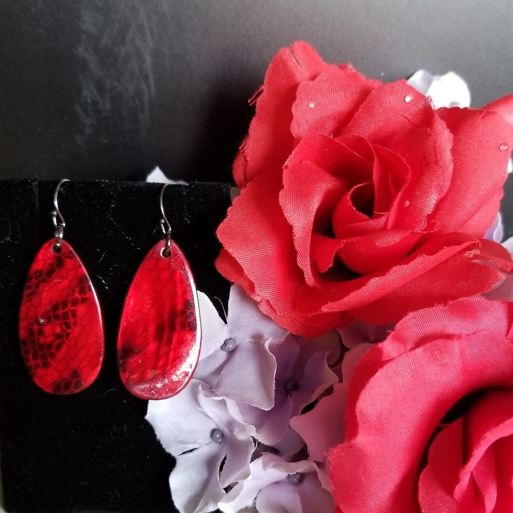 Black and Red Teardrop Earrings #102